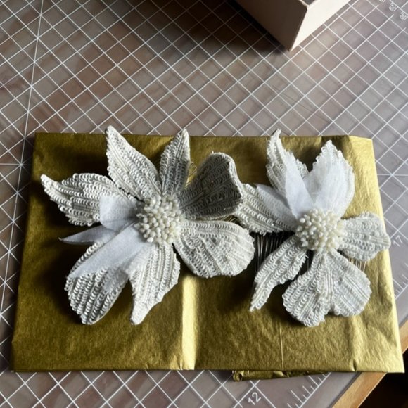Wedding sequin flower combs